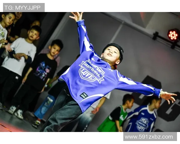 深圳街舞队的蜕变与成长:一段街舞文化的真实纪实之旅 深圳街舞队的蜕变与成长:一段街舞文化的真实纪实之旅