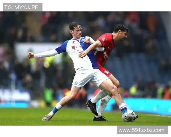 德比队与布莱克本的激烈对决展现英冠赛场的竞争魅力与精彩瞬间