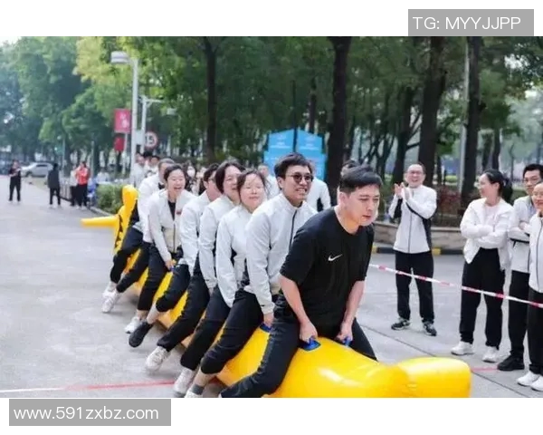 重庆足球队的团队协作：凝聚力与战术配合的完美结合